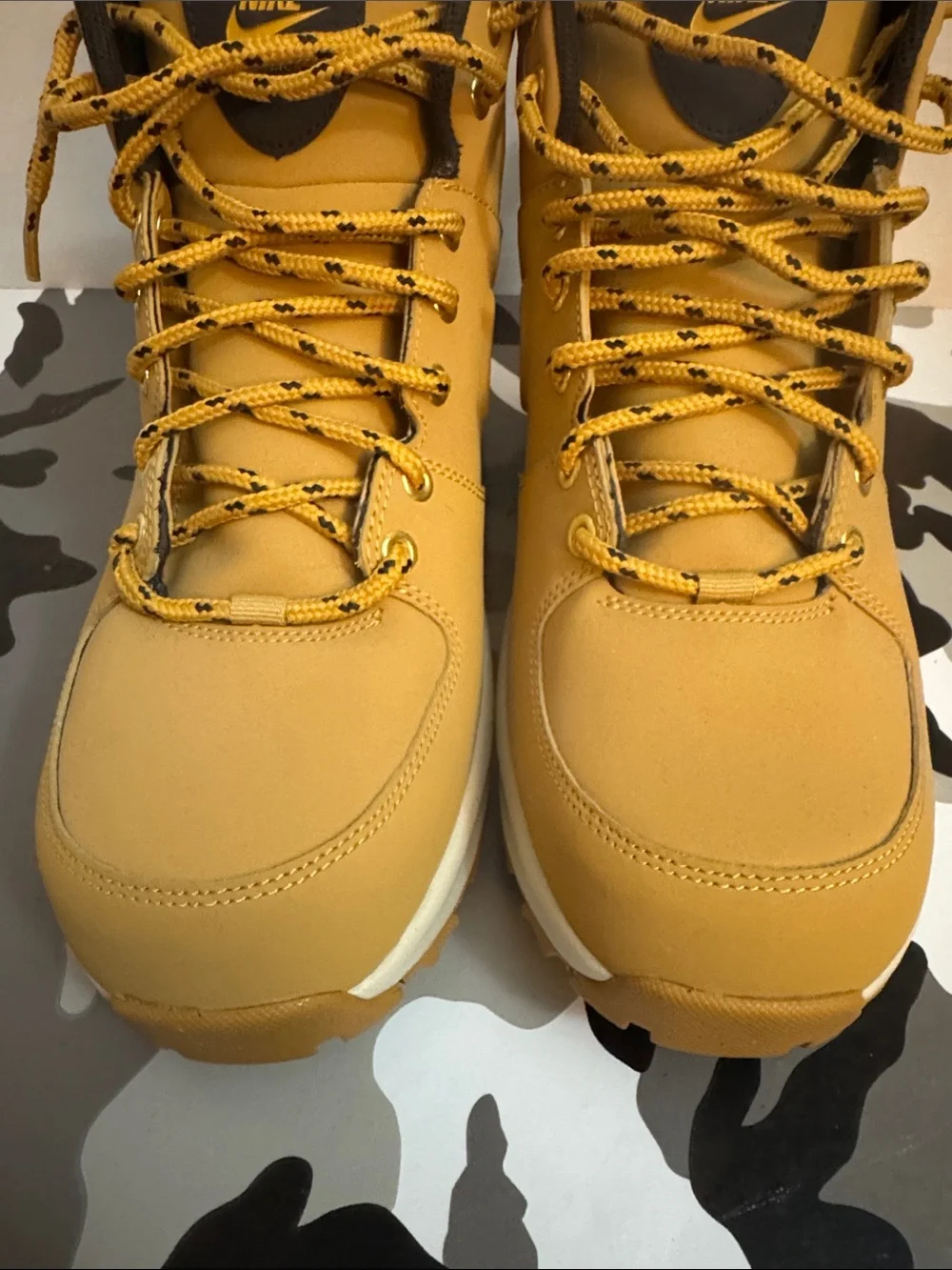 Nike Men’s Tan/Black Rugged Trail Boots